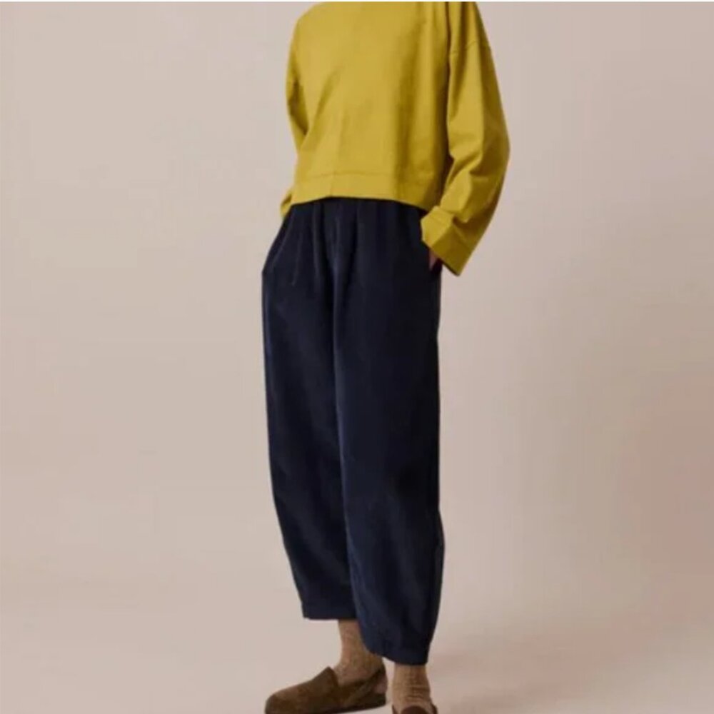 Beyond Nine Daisy Navy (SOLD OUT) Cord Trousers XS
